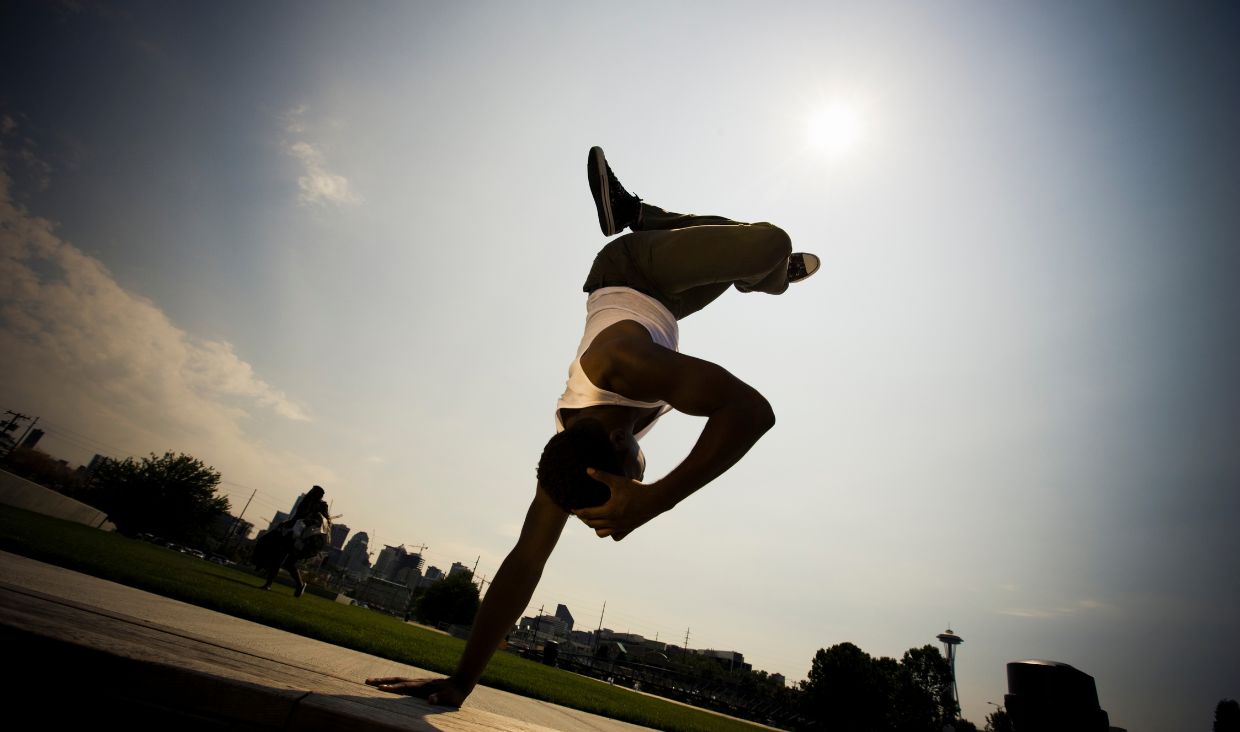 Asal Mula Breakdance, Perkembangan Breakdance di Indonesia: Tren Tari Jalanan